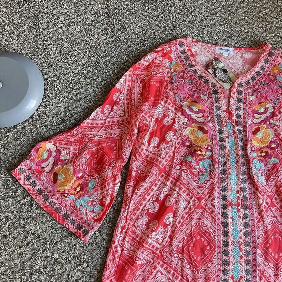 ANGEL HEART Boutique Womens Embroidered Tunic Blouse Top Size L Red V-neck New - Picture 2 of 7